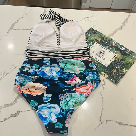 NWT Cupshe stripe halter top floral bottom one piece swim suite SZ Medium - Picture 3 of 6